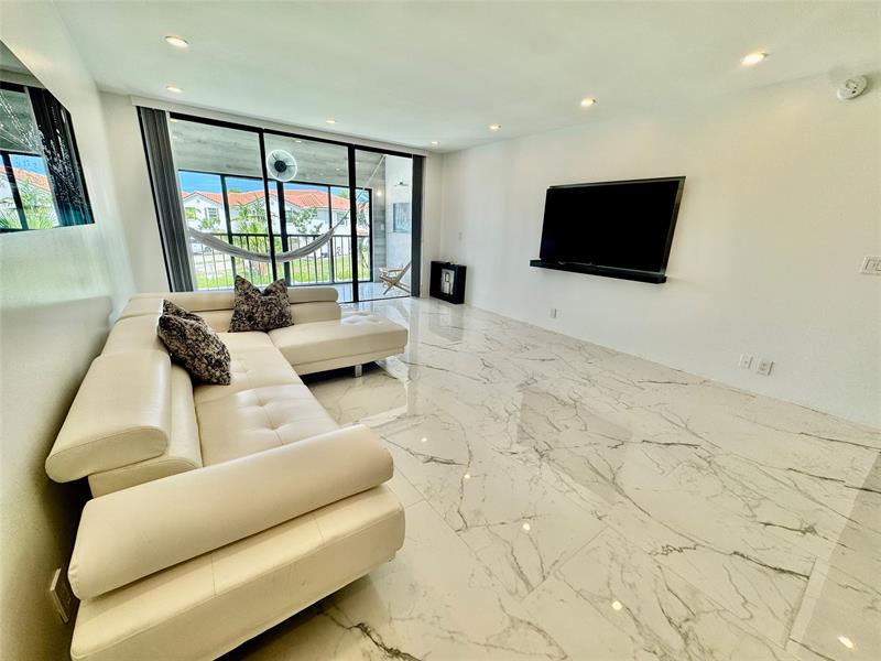 Image 8 of 17 For 4100 Tivoli Ct  201