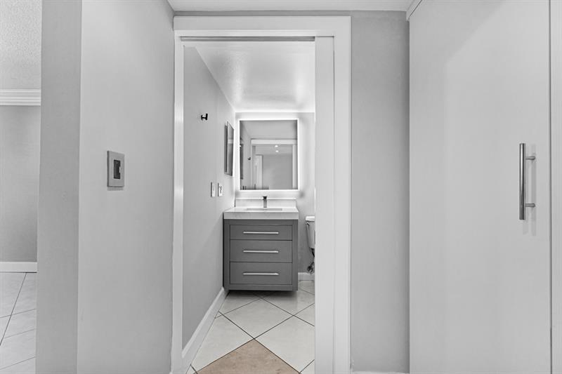 Image 17 of 31 For 1775 Andrews Sq  308w