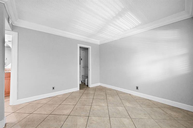 Image 21 of 31 For 1775 Andrews Sq  308w