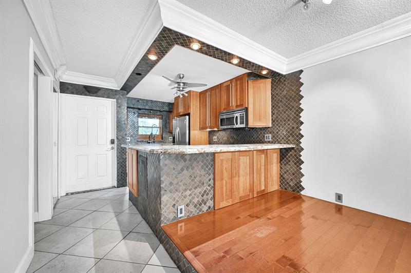 Image 6 of 31 For 1775 Andrews Sq  308w