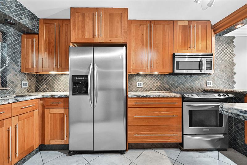 Image 7 of 31 For 1775 Andrews Sq  308w