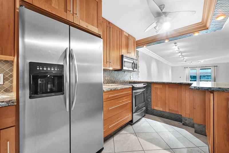 Image 9 of 31 For 1775 Andrews Sq  308w