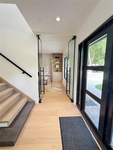 Image 4 of 81 For 2413 32nd St