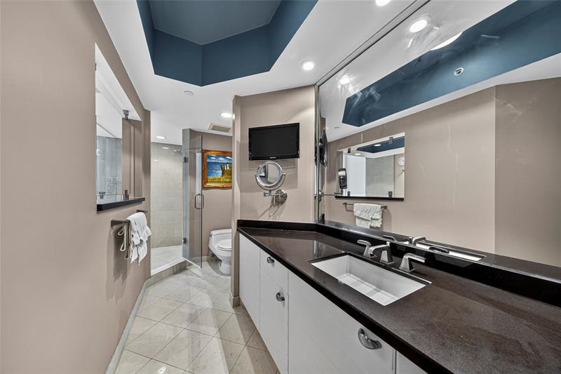 Image 22 of 66 For 2845 9th St  806