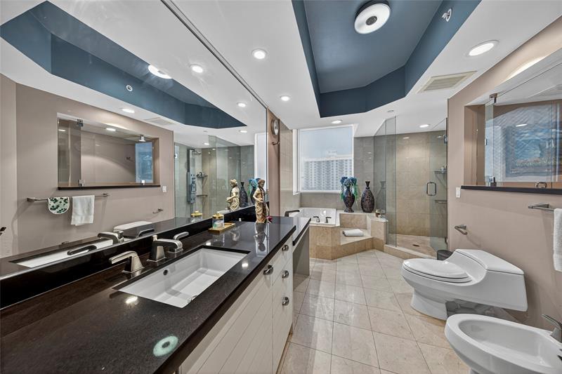 Image 23 of 66 For 2845 9th St  806