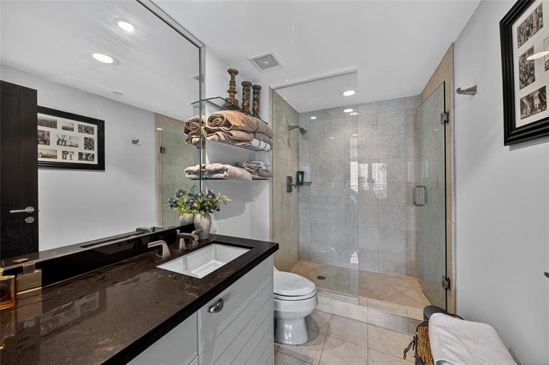 Image 27 of 66 For 2845 9th St  806