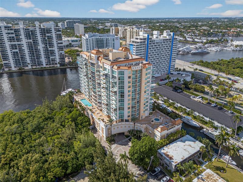 Image 3 of 66 For 2845 9th St  806