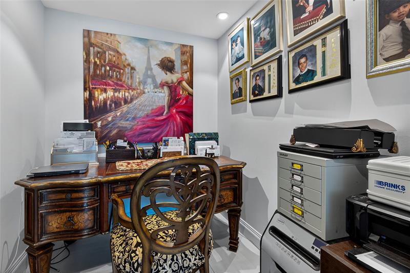 Image 34 of 66 For 2845 9th St  806