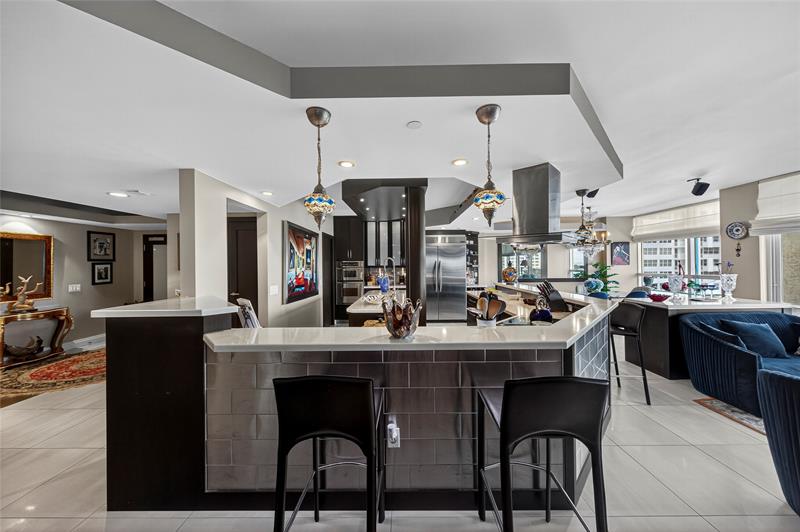 Image 37 of 66 For 2845 9th St  806