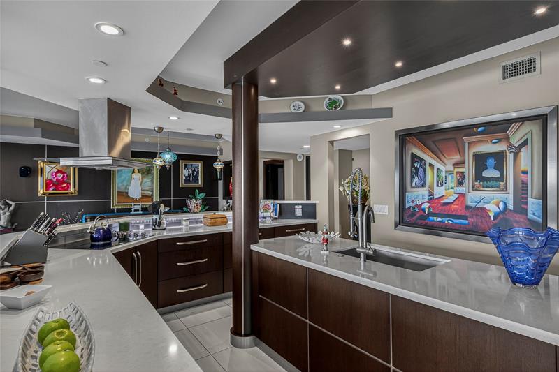 Image 40 of 66 For 2845 9th St  806