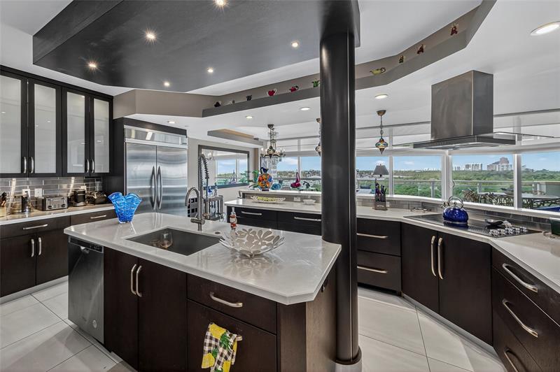 Image 42 of 66 For 2845 9th St  806