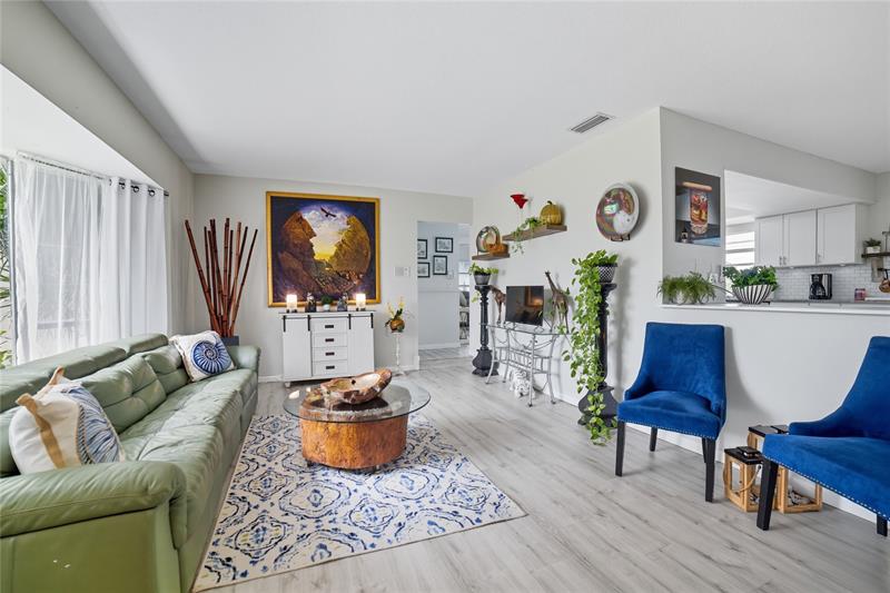 Image 12 of 40 For 7505 40th Pl