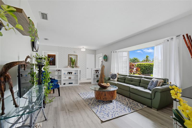 Image 13 of 40 For 7505 40th Pl