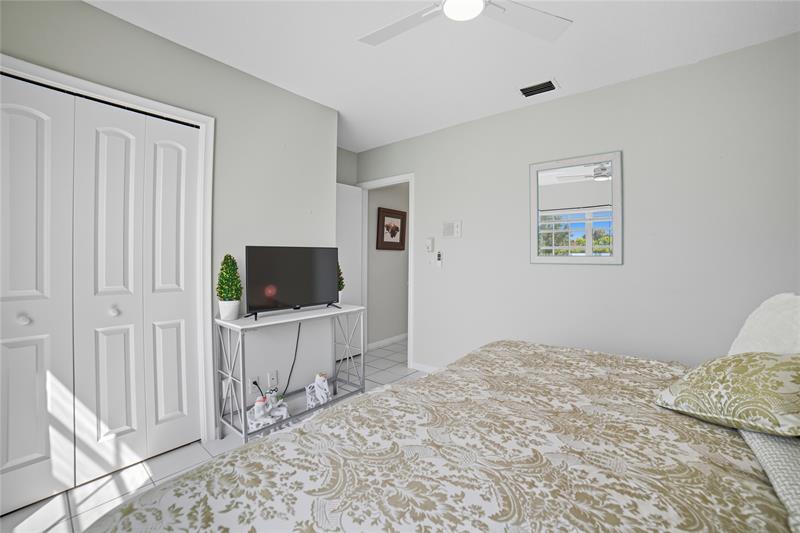 Image 27 of 40 For 7505 40th Pl