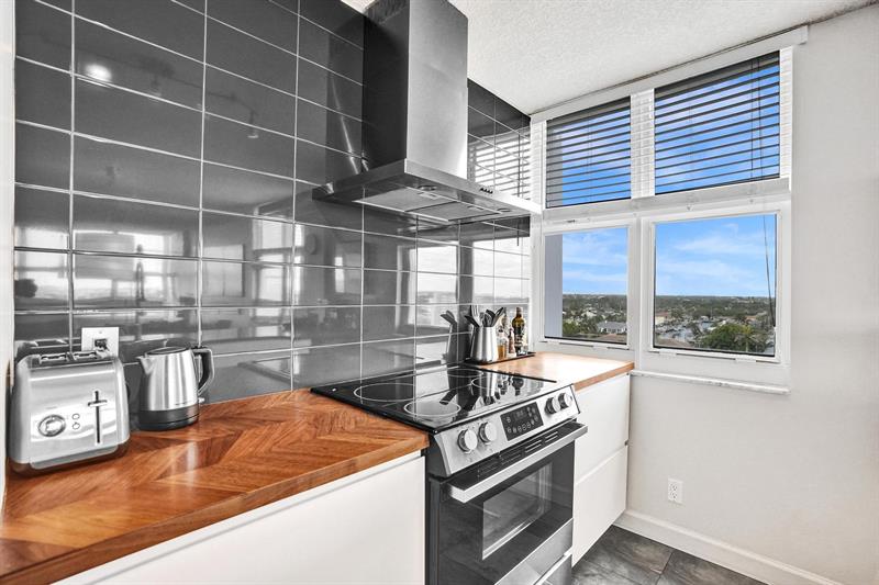 Image 10 of 84 For 800 20th Ave  915