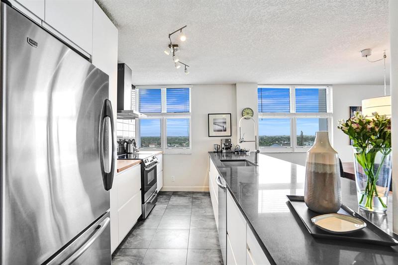 Image 13 of 84 For 800 20th Ave  915