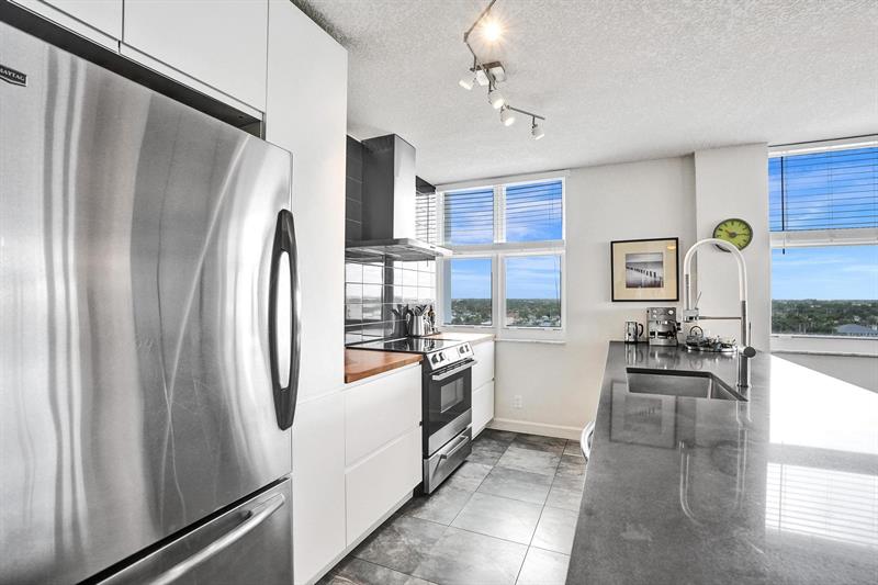 Image 14 of 84 For 800 20th Ave  915