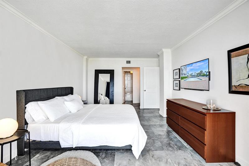 Image 38 of 84 For 800 20th Ave  915