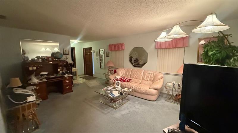 Image 6 of 7 For 8911 Johnson St