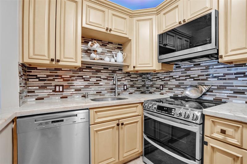 Image 12 of 36 For 101 Mcnab Rd  407