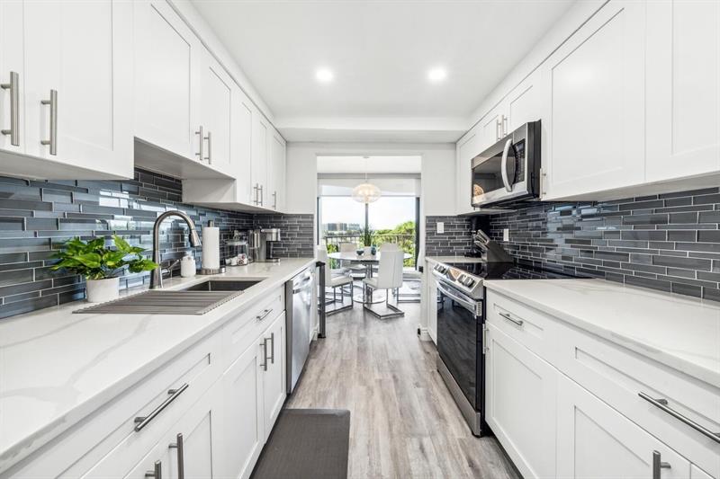 Image 10 of 25 For 859 Jeffery Street  6090