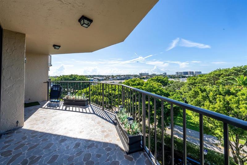 Image 19 of 25 For 859 Jeffery Street  6090