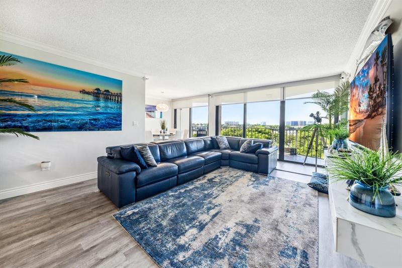 Image 4 of 25 For 859 Jeffery Street  6090