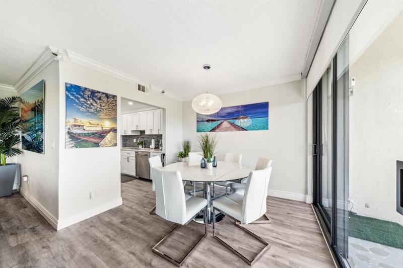 Image 7 of 25 For 859 Jeffery Street  6090
