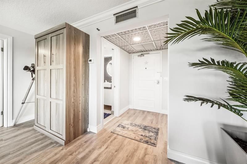 Image 8 of 25 For 859 Jeffery Street  6090