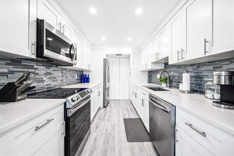 Image 9 of 25 For 859 Jeffery Street  6090