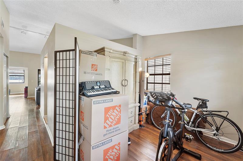 Image 28 of 45 For 2112 Congressional Way  2112