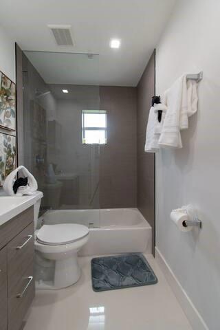 Image 6 of 13 For 4155 49th St