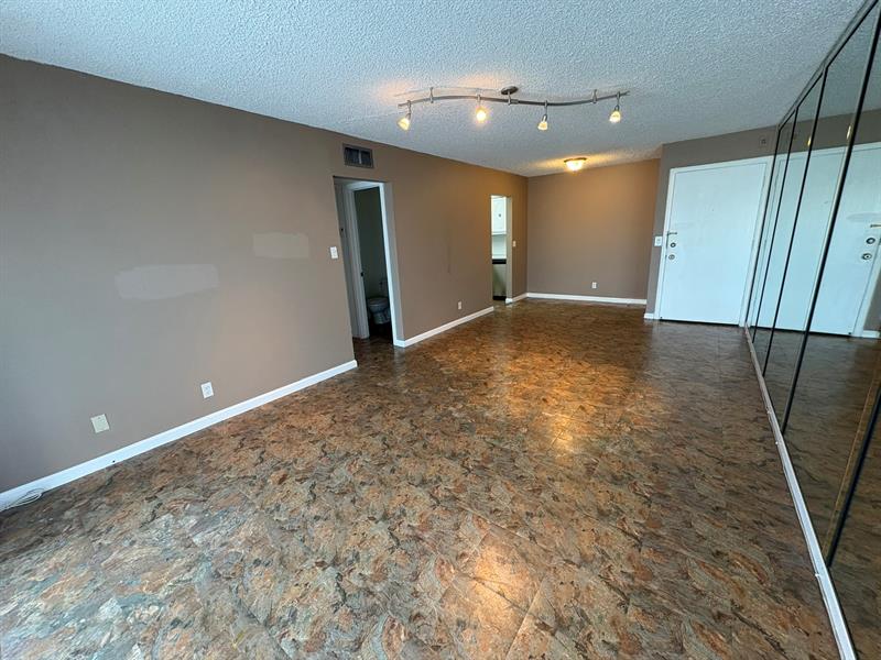 Image 5 of 9 For 120 Cypress Club Dr  234