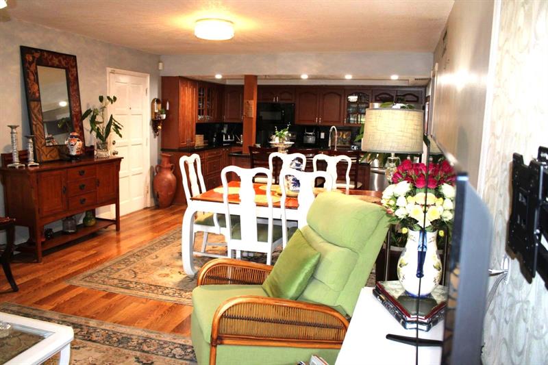 Image 3 of 21 For 432 70 Avenue  232