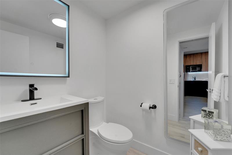 Image 10 of 29 For 6000 Ocean Blvd  6e