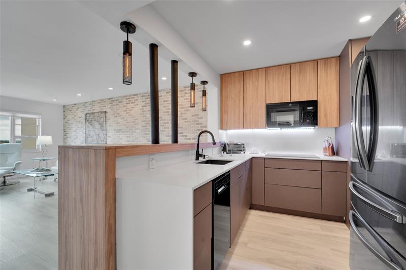 Image 3 of 29 For 6000 Ocean Blvd  6e