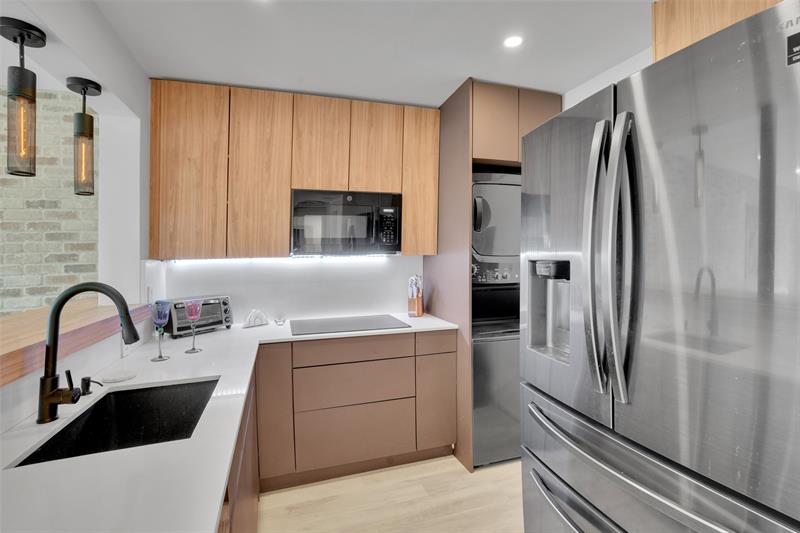 Image 4 of 29 For 6000 Ocean Blvd  6e