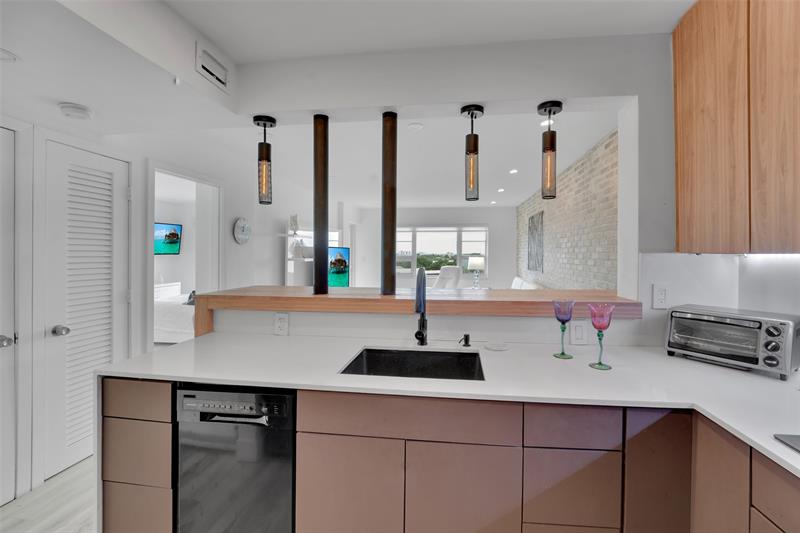 Image 5 of 29 For 6000 Ocean Blvd  6e