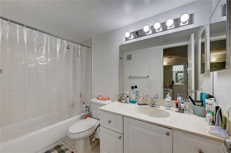 Image 6 of 14 For 731 Pine Island Rd  404