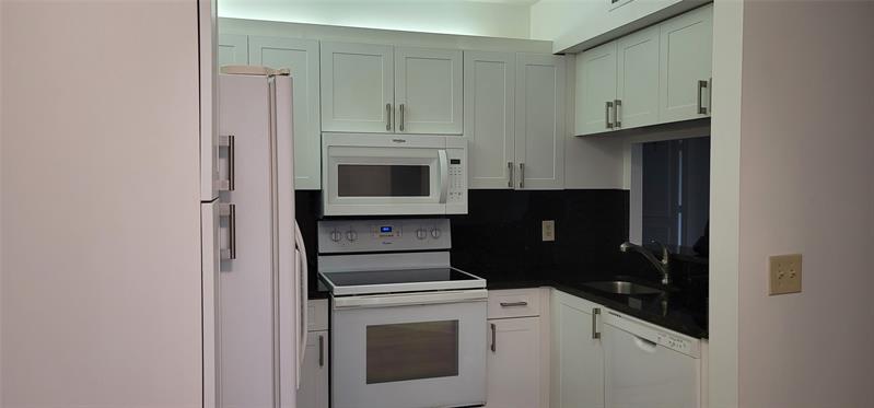Image 14 of 31 For 10790 14th St  180
