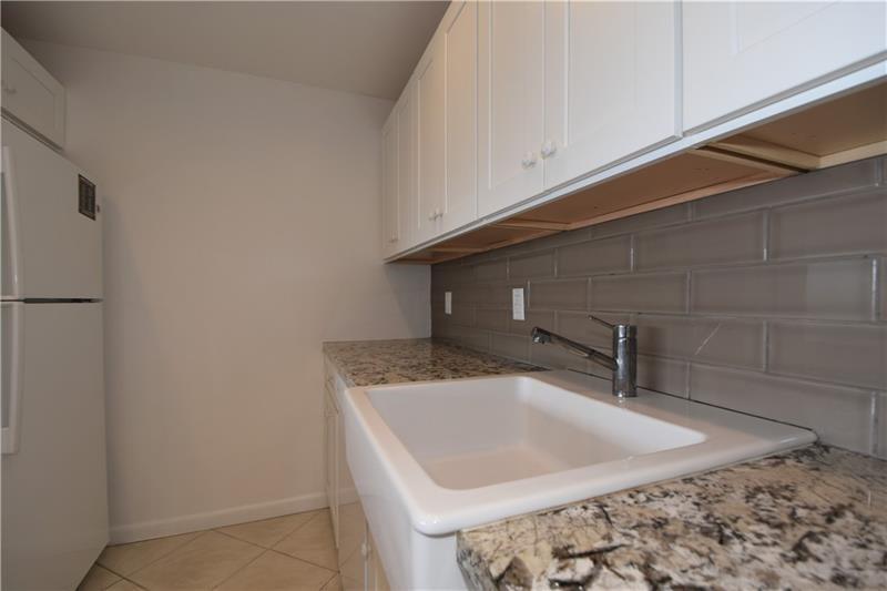 Image 5 of 28 For 2801 Victoria Way  J4
