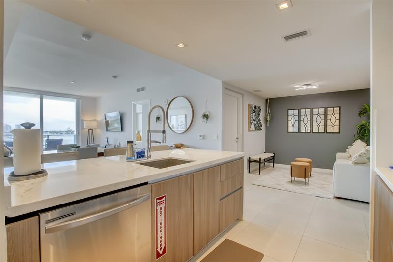 Image 19 of 36 For 401 Birch Rd  705