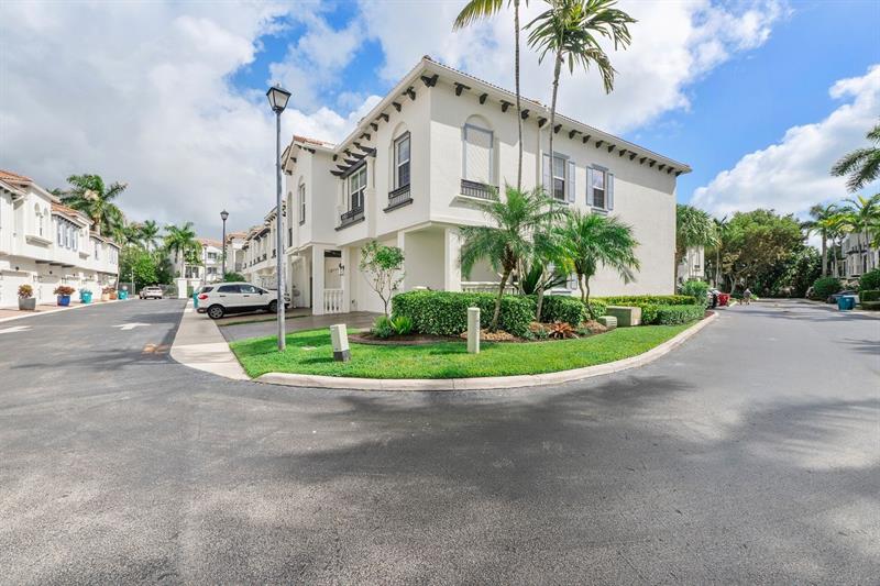 Image 33 of 37 For 3119 Waterside Cir  3119