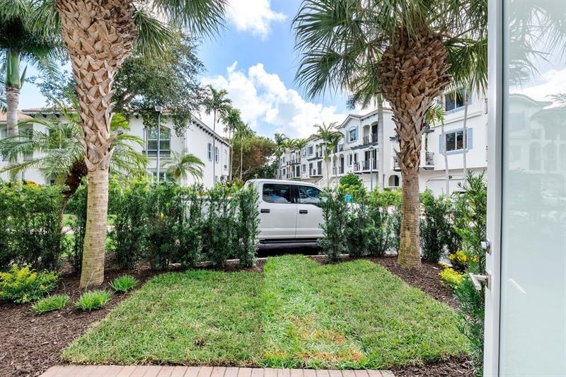 Image 34 of 37 For 3119 Waterside Cir  3119