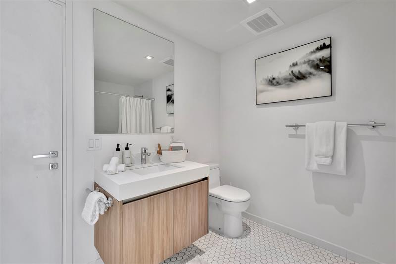 Image 32 of 40 For 401 Birch Rd  504