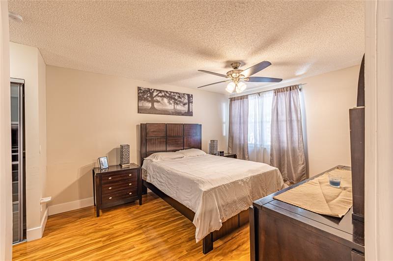 Image 4 of 22 For 9871 2nd Court