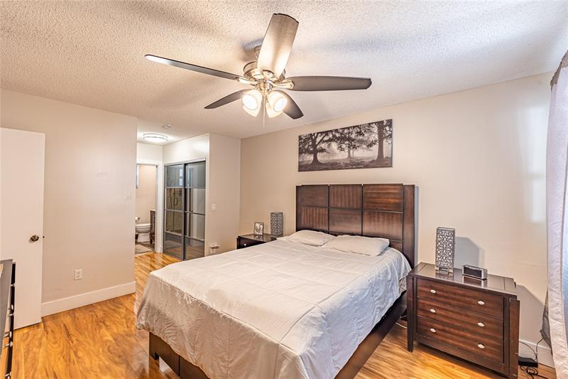 Image 5 of 22 For 9871 2nd Court