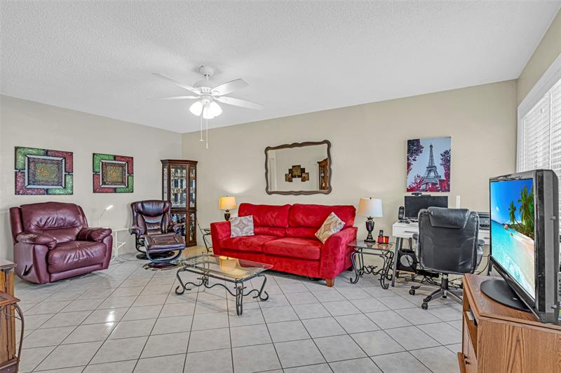 Image 10 of 45 For 1000 11th Ave  #2e