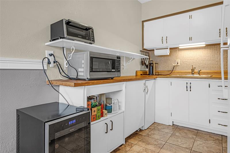 Image 16 of 45 For 1000 11th Ave  #2e