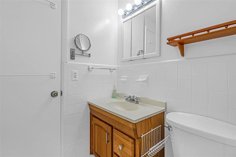 Image 22 of 45 For 1000 11th Ave  #2e